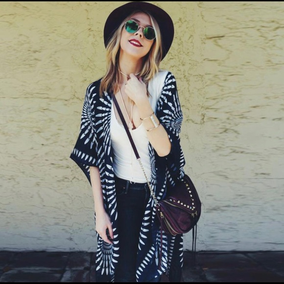 Floral Print Loose Kimono - Picture 2 of 5